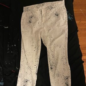 Calvin klein- women’s jeans white with black spots. Size 4